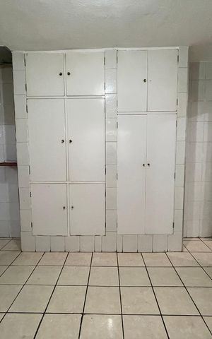 Casa à venda com 100m², 3 quartos e 2 vagas Casa à venda com 100m², 3 quartos e 2 vagasCozinha