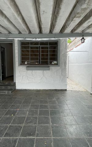 Casa à venda com 100m², 3 quartos e 2 vagas Casa à venda com 100m², 3 quartos e 2 vagasGaragem