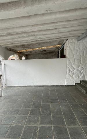 Casa à venda com 100m², 3 quartos e 2 vagas Casa à venda com 100m², 3 quartos e 2 vagasGaragem
