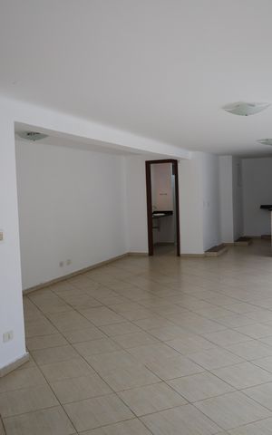 Casa à venda com 590m², 5 quartos e 4 vagasÁrea Externa