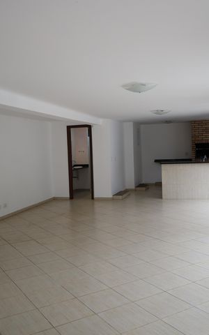 Casa à venda com 590m², 5 quartos e 4 vagasÁrea Externa