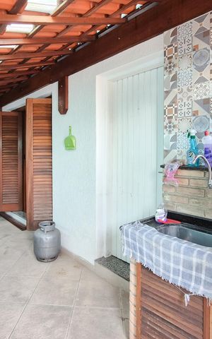 Casa à venda com 389m², 3 quartos e 2 vagas Casa à venda com 389m², 3 quartos e 2 vagasÁrea de Serviço