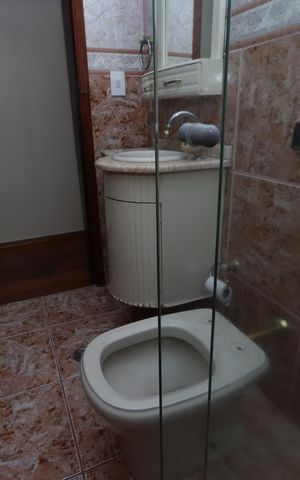 Casa à venda com 195m², 3 quartos e 2 vagasBanheiro Social 1