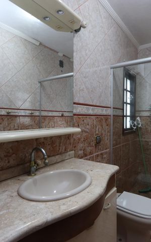 Casa à venda com 195m², 3 quartos e 2 vagasBanheiro da Suíte