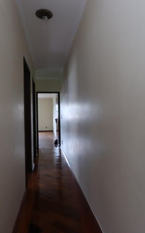 Casa à venda com 195m², 3 quartos e 2 vagasCorredor
