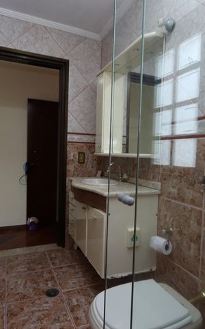 Casa à venda com 195m², 3 quartos e 2 vagasBanheiro da Suíte