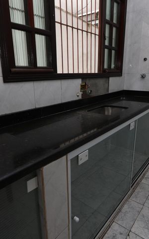 Casa à venda com 195m², 3 quartos e 2 vagasCozinha