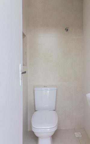 Casa para alugar com 299m², 5 quartos e 5 vagas Casa para alugar com 299m², 5 quartos e 5 vagasBanheiro de Serviço
