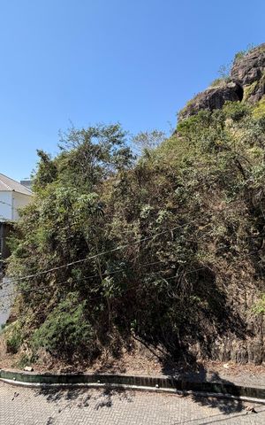 Casa de condomínio à venda com 300m², 5 quartos e 1 vaga Casa de condomínio à venda com 300m², 5 quartos e 1 vagaTerceiro andar
