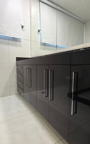 Casa de condomínio à venda com 300m², 5 quartos e 1 vaga Casa de condomínio à venda com 300m², 5 quartos e 1 vagaBanheiro da Suíte 3