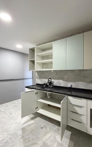 Casa de condomínio à venda com 300m², 5 quartos e 1 vaga Casa de condomínio à venda com 300m², 5 quartos e 1 vagaTerceiro andar