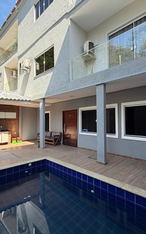Casa de condomínio à venda com 300m², 5 quartos e 1 vaga Casa de condomínio à venda com 300m², 5 quartos e 1 vagaQuintal