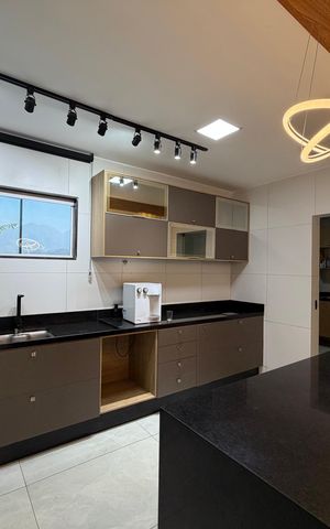 Casa de condomínio à venda com 300m², 5 quartos e 1 vaga Casa de condomínio à venda com 300m², 5 quartos e 1 vagaCozinha