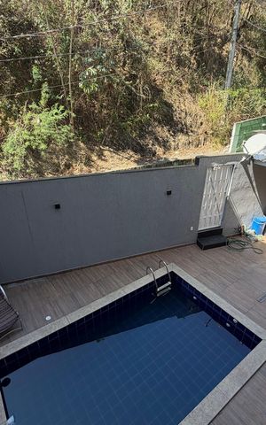 Casa de condomínio à venda com 300m², 5 quartos e 1 vaga Casa de condomínio à venda com 300m², 5 quartos e 1 vagaVaranda da Suíte 3