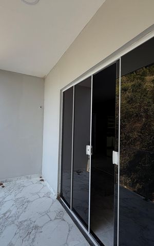 Casa de condomínio à venda com 300m², 5 quartos e 1 vaga Casa de condomínio à venda com 300m², 5 quartos e 1 vagaTerceiro andar
