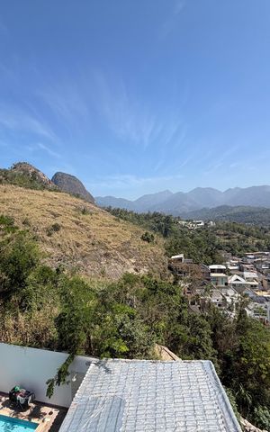 Casa de condomínio à venda com 300m², 5 quartos e 1 vaga Casa de condomínio à venda com 300m², 5 quartos e 1 vagaTerceiro andar