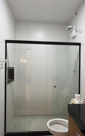 Casa de condomínio à venda com 300m², 5 quartos e 1 vaga Casa de condomínio à venda com 300m², 5 quartos e 1 vagaBanheiro social