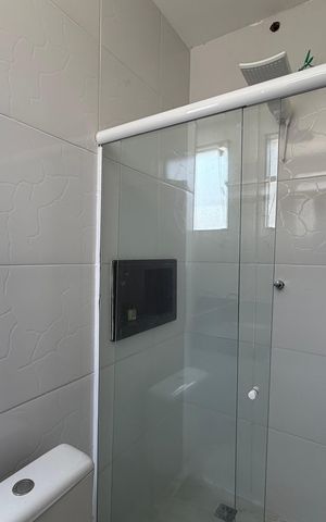 Casa de condomínio à venda com 300m², 5 quartos e 1 vaga Casa de condomínio à venda com 300m², 5 quartos e 1 vagaBanheiro da Suíte 2