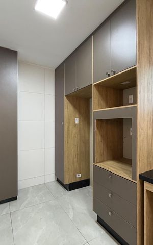 Casa de condomínio à venda com 300m², 5 quartos e 1 vaga Casa de condomínio à venda com 300m², 5 quartos e 1 vagaCozinha