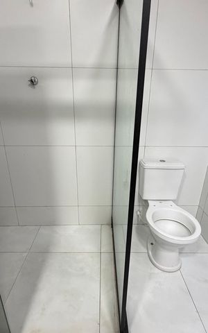 Casa de condomínio à venda com 300m², 5 quartos e 1 vaga Casa de condomínio à venda com 300m², 5 quartos e 1 vagaBanheiro da Suíte 3