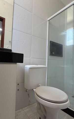 Casa de condomínio à venda com 300m², 5 quartos e 1 vaga Casa de condomínio à venda com 300m², 5 quartos e 1 vagaBanheiro da Suíte 2