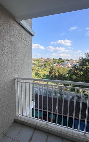 Apartamento à venda com 5m², 2 quartos e 1 vaga Apartamento à venda com 5m², 2 quartos e 1 vagaVaranda