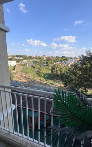 Apartamento à venda com 5m², 2 quartos e 1 vaga Apartamento à venda com 5m², 2 quartos e 1 vagaVaranda