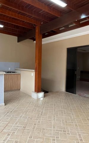 Casa à venda com 407m², 5 quartos e 4 vagas