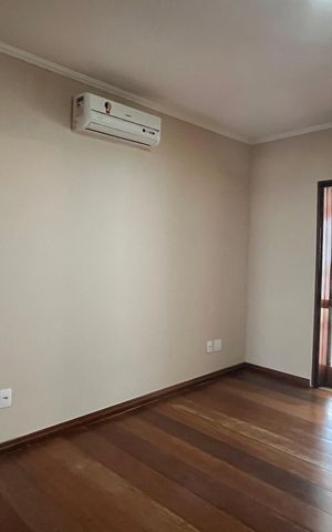 Casa à venda com 407m², 5 quartos e 4 vagas