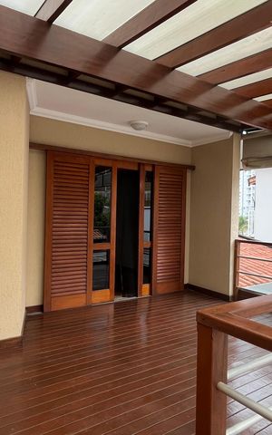Casa à venda com 407m², 5 quartos e 4 vagas