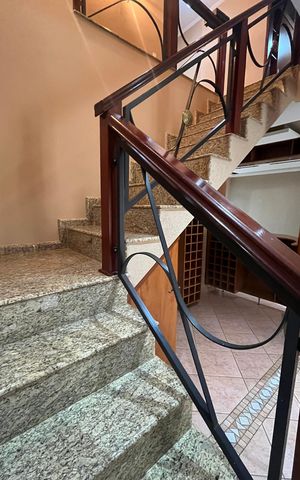 Casa à venda com 407m², 5 quartos e 4 vagas