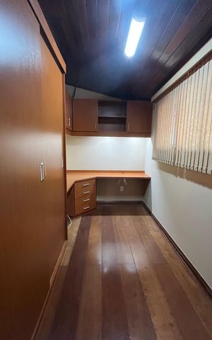 Casa à venda com 407m², 5 quartos e 4 vagas