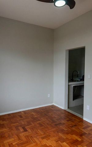 Apartamento à venda com 58m², 2 quartos e sem vaga Apartamento à venda com 58m², 2 quartos e sem vagaSala