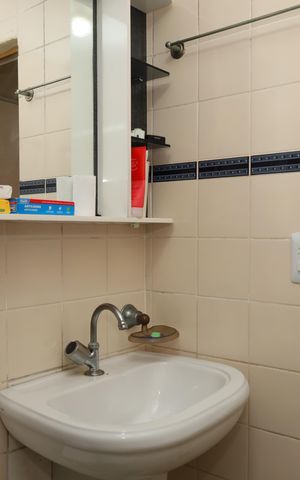 Casa de condomínio para alugar com 185m², 3 quartos e 2 vagasBanheiro Social