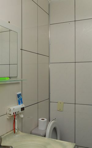 Casa de condomínio para alugar com 185m², 3 quartos e 2 vagasBanheiro da Suíte