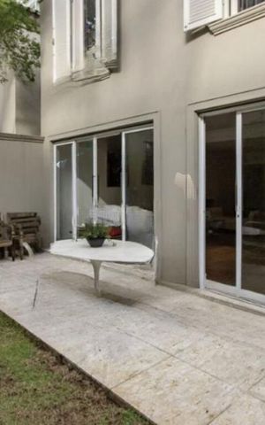 Casa à venda com 279m², 3 quartos e 3 vagas
