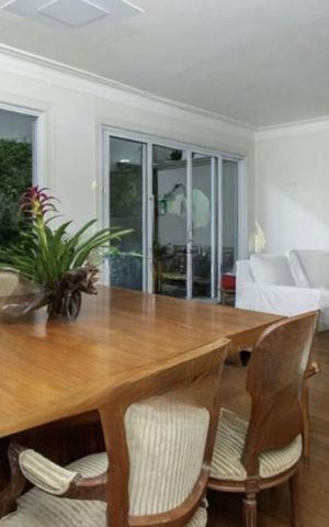 Casa à venda com 279m², 3 quartos e 3 vagas