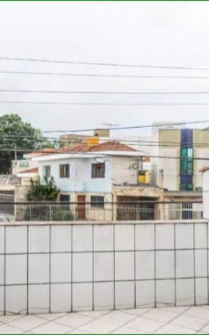 Casa à venda com 80m², 2 quartos e 1 vaga