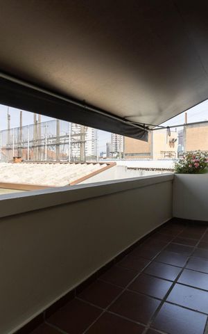 Casa para alugar com 403m², 5 quartos e 6 vagas Casa para alugar com 403m², 5 quartos e 6 vagasVaranda das da Suíte 2 e 1