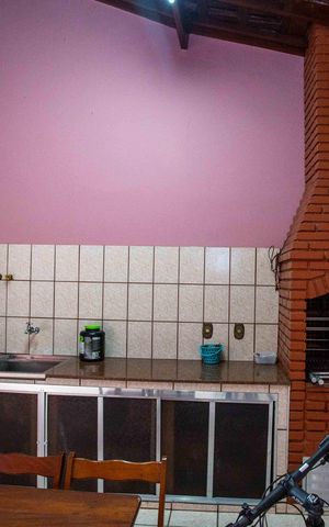 Casa à venda com 210m², 4 quartos e 2 vagasÁrea de Serviço