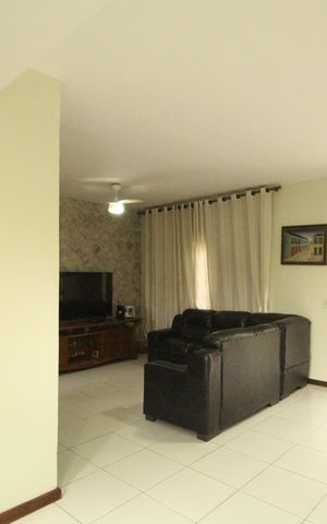 Casa de condomínio à venda com 121m², 3 quartos e 2 vagasSala
