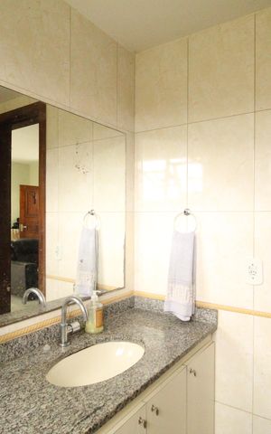 Casa de condomínio à venda com 121m², 3 quartos e 2 vagasLavabo