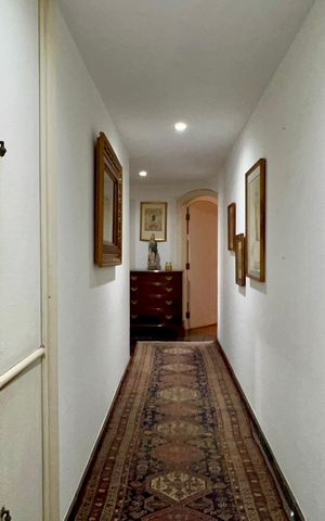 Apartamento à venda com 360m², 3 quartos e 2 vagas Apartamento à venda com 360m², 3 quartos e 2 vagasCorredor