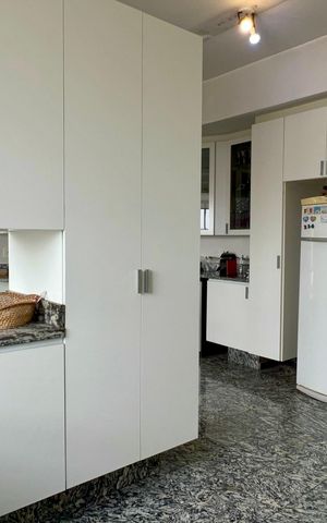 Apartamento à venda com 360m², 3 quartos e 2 vagas Apartamento à venda com 360m², 3 quartos e 2 vagasCozinha