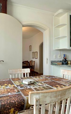 Apartamento à venda com 360m², 3 quartos e 2 vagas Apartamento à venda com 360m², 3 quartos e 2 vagasCopa