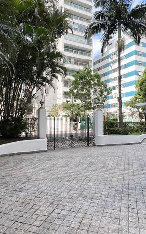 Apartamento à venda com 360m², 3 quartos e 2 vagas Apartamento à venda com 360m², 3 quartos e 2 vagasEntrada