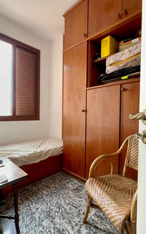 Apartamento à venda com 360m², 3 quartos e 2 vagas Apartamento à venda com 360m², 3 quartos e 2 vagasQuarto de Serviço