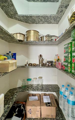 Apartamento à venda com 360m², 3 quartos e 2 vagas Apartamento à venda com 360m², 3 quartos e 2 vagasDespensa