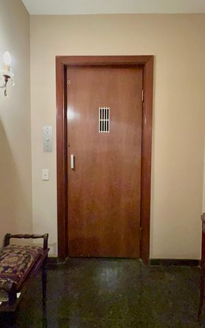 Apartamento à venda com 360m², 3 quartos e 2 vagas Apartamento à venda com 360m², 3 quartos e 2 vagasEntrada privHall de Entradava
