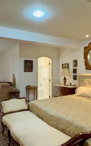 Apartamento à venda com 360m², 3 quartos e 2 vagas Apartamento à venda com 360m², 3 quartos e 2 vagasSuíte 2